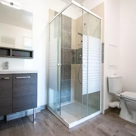 Avec Jardin, Piscine Et Parking Apartament *